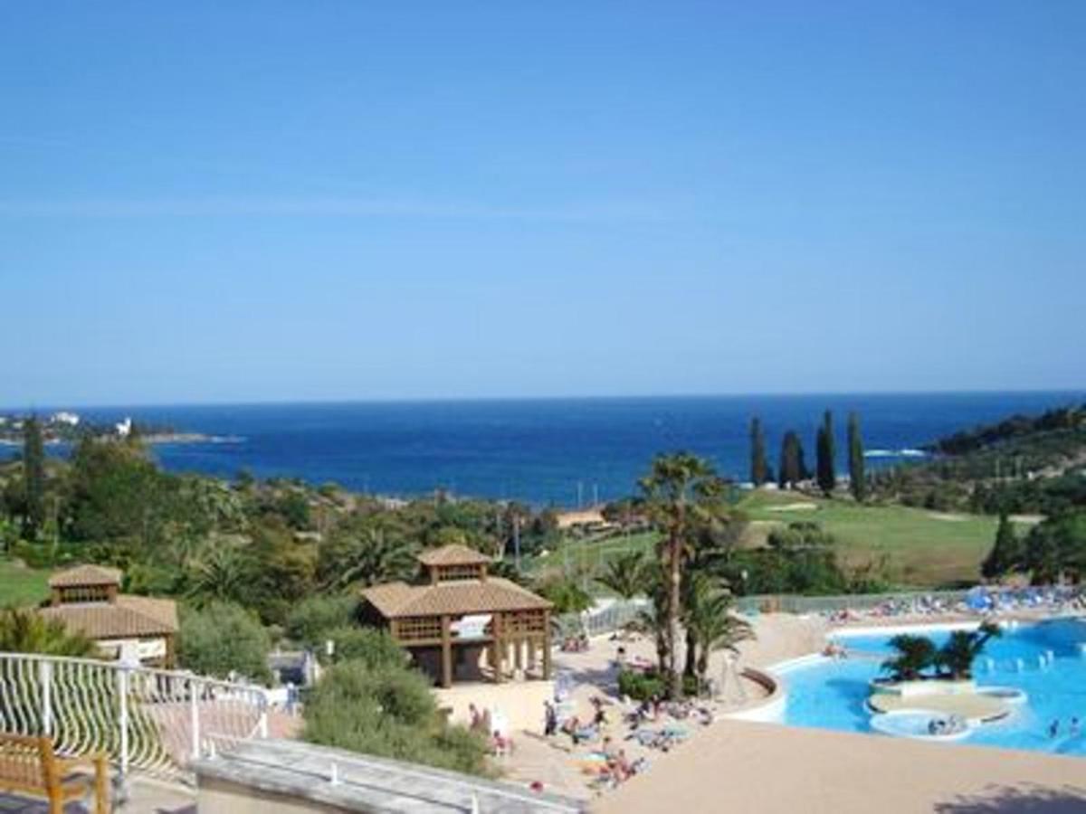 Agay Seaview: 2-Bedroom Apartment with Shared Pool Saint-Raphael  Exterior photo